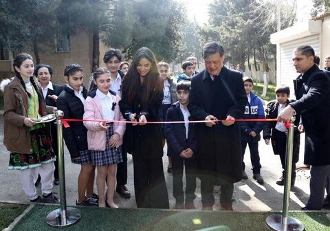 Лейла Алиева встретилась с воспитанниками детдома в Сураханском районе Баку (Фото)