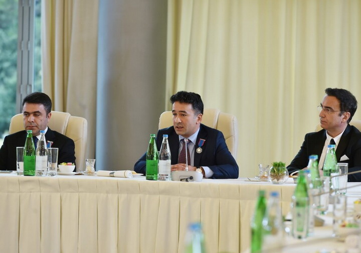 Таир Иманов рассказал Президенту Ильхаму Алиеву о запрете на телеканалах (Видео) 