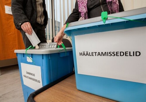 Жители Эстонии выбирают парламент