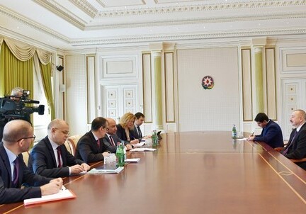 Президент Ильхам Алиев принял главу ЕБРР (Обновлено)