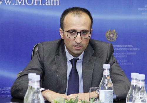 Главу Минздрава Армении обвинили в кляузничестве
