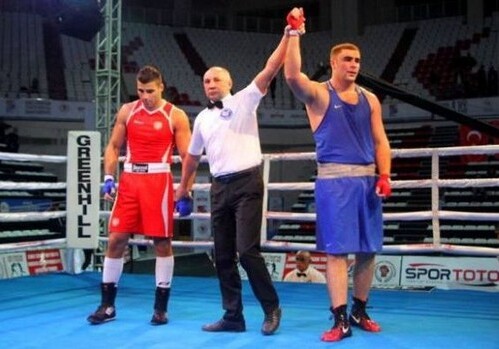 Азербайджанский боксер завоевал «золото» на чемпионате Европы