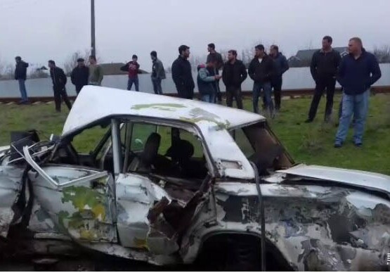 В Азербайджане поезд столкнулся с автомобилем, один погибший (Фото-Видео)