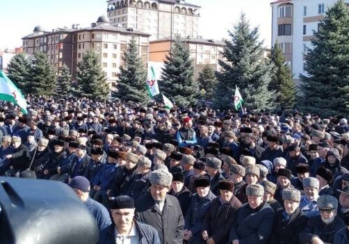 Жители Ингушетии вышли на митинг против закона о референдуме (Фото)