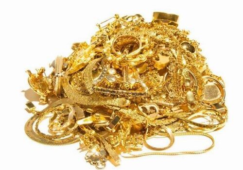В Азербайджане задержана женщина, укравшая из дома золотые и серебряные украшения