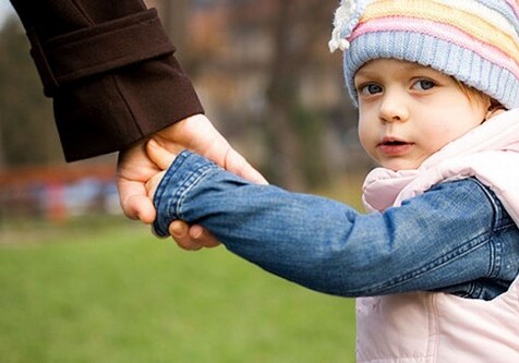 Обнародовано количество усыновленных в Азербайджане детей
