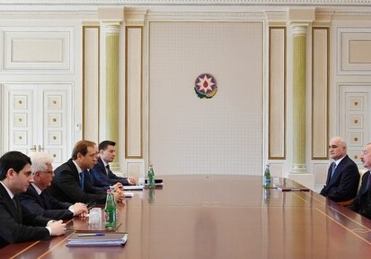Президент Азербайджана принял министра промышленности и торговли России (Обновлено)