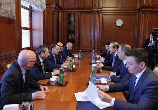 Премьер-министр Азербайджана встретился с министром промышленности и торговли России (Фото)