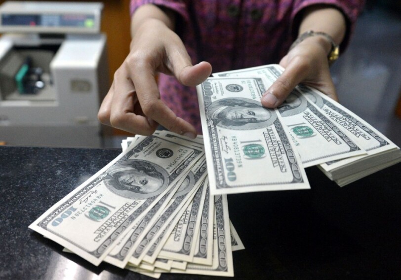 Установлен курс доллара в Азербайджане на 8 апреля