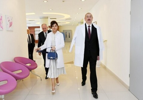 Президент Ильхам Алиев и первая леди встретились с родителями 10-миллионного жителя страны (Фото-Видео-Обновлено)