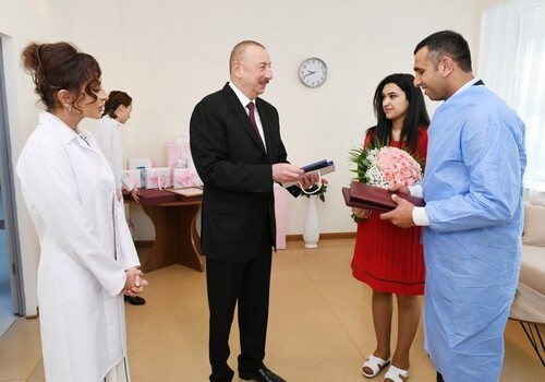 Президент Азербайджана подарил квартиру 10-миллионному жителю страны