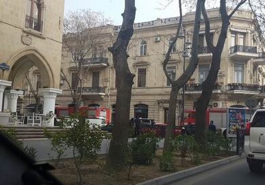 В ресторане в центре Баку произошел пожар (Фото)
