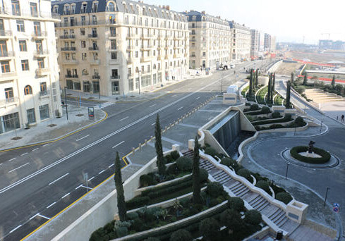 В случае расширения территории бульвара возможен снос старых построек - проект Baku White City