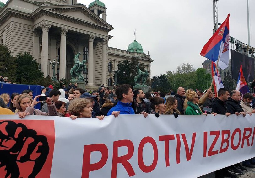 В Белграде проходит массовый протест против президента Сербии