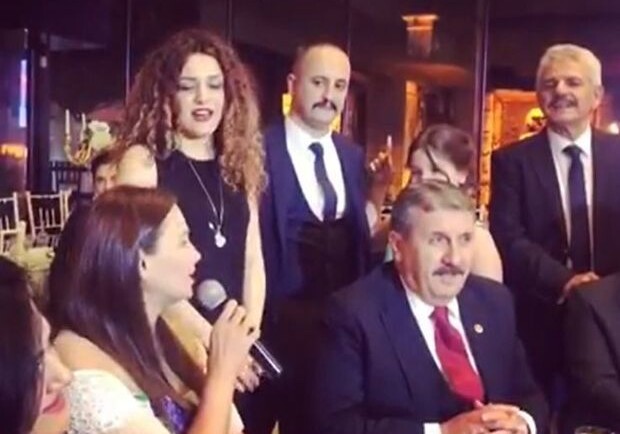 Чинара Меликзаде спела с депутатами Азербайджана и Турции (Видео)
