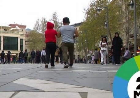 Как маленькие люди из Азербайджана находят свое место в большом мире (Видео)
