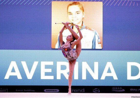 Российская спортсменка завоевала «золото» в упражнениях с обручем и булавами на Кубке мира в Баку (Фото)