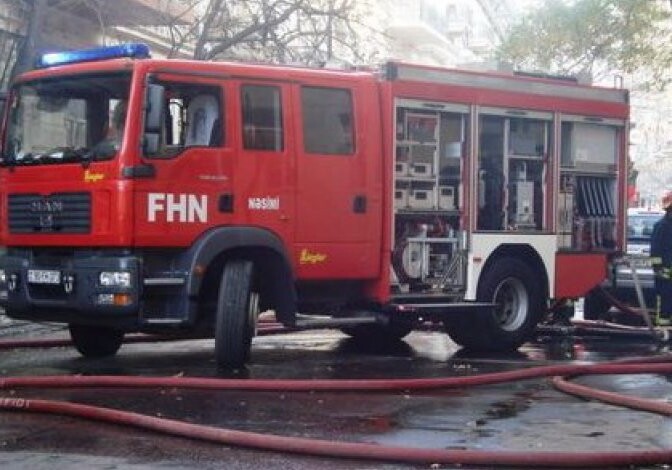 Пожар в бакинском общежитии: жильцы эвакуированы