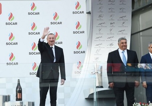 Президент Ильхам Алиев наградил победителей Гран-при «Формулы-1» SOCAR Азербайджан (Фото)