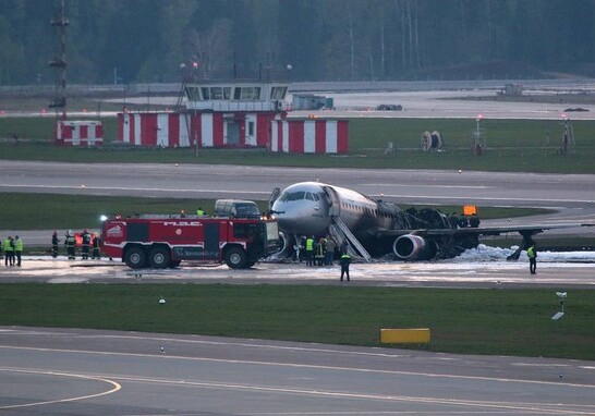 При аварийной посадке самолета в аэропорту Шереметьево погибли 13 человек (Видео)