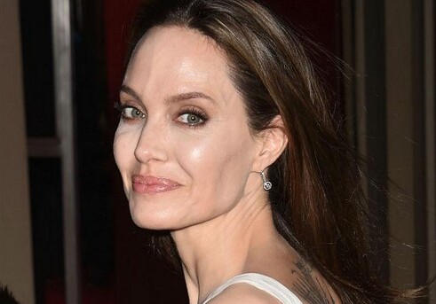 У Анджелины Джоли парализовало лицо