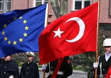 ЕС требует от Турции разъяснений после отмены итогов выборов мэра Стамбула