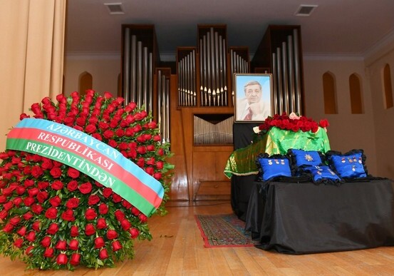 Президент Азербайджана принял участие в церемонии прощания с Арифом Меликовым (Фото-Обновлено)