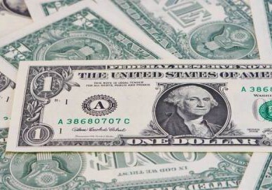Объявлен курс доллара по отношению к манату на 16 мая