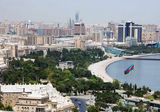 Иностранцы со счетом в банке на 100 тыс. манатов получат разрешение на проживание в Азербайджане