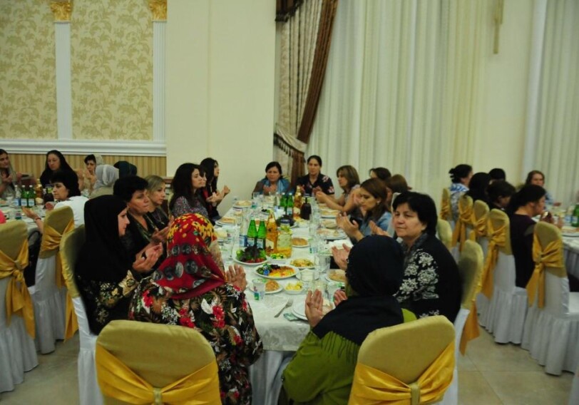 Фонд Гейдара Алиева организовал ифтар в Агсуинском районе (Фото)