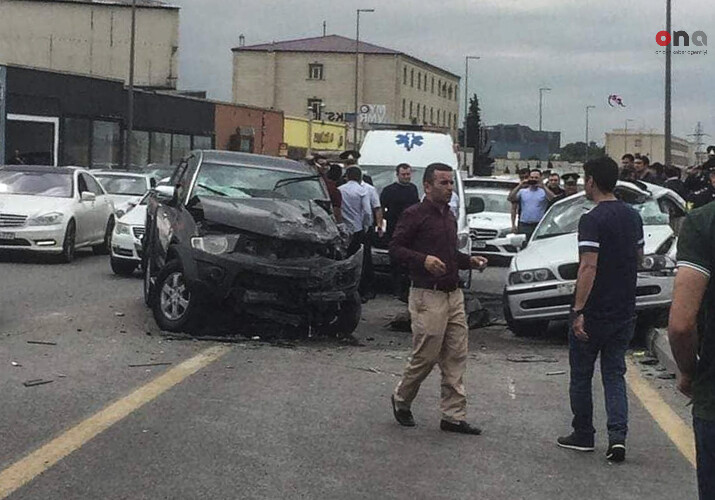 Страшная авария в Баку: погибли мужчина и его 11-летний сын (Видео)