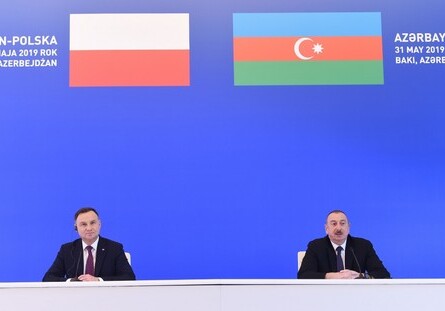 В Баку состоялся азербайджано-польский бизнес-форум (Фото)