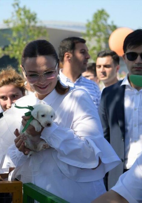 Ганира Пашаева взяла собаку из Центра «Топлан» (Фото)