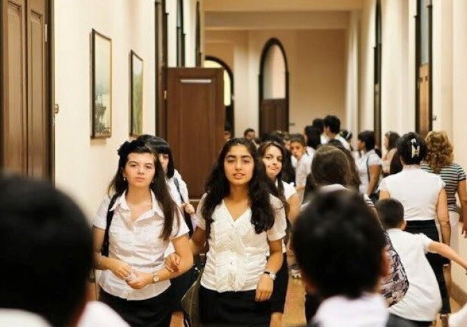 Кабмин Азербайджана отменил запрет, связанный с выпускными экзаменами