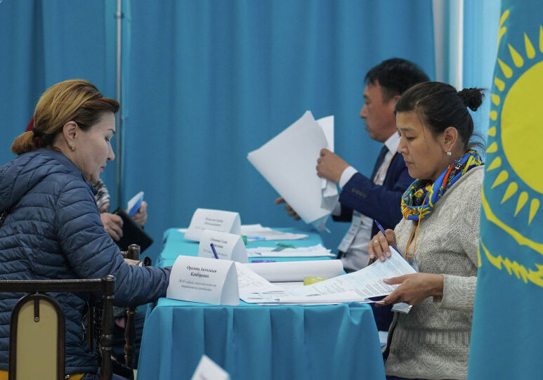 Явка избирателей в Казахстане по состоянию на 18:00 составила 72,9%