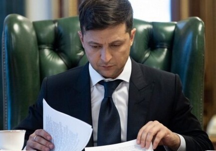 Президент Украины уволил 15 губернаторов