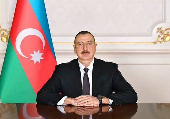 Президент Азербайджана наградил работников здравоохранения - Список