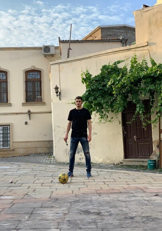 Рамиль Шейдаев сыграл в футбол с детьми в Ичери-шехер (Видео)