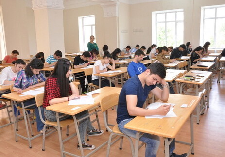 В Азербайджане проходит второй этап выпускных экзаменов для 9-классников