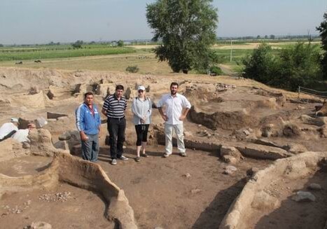 Российский ученый исследует керамику периода неолита Азербайджана