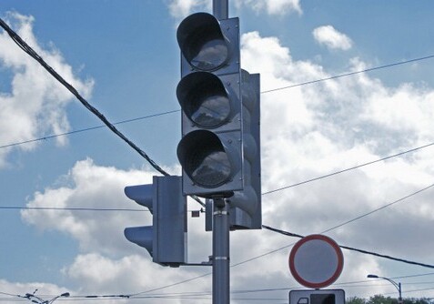 Из-за отключения света на ряде улиц Баку не работают светофоры 