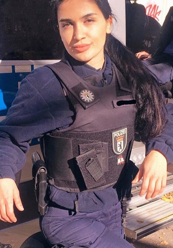 «По этой причине тогда столкнулась с травлей...» - Азербайджанка, которая работает в полиции Германии