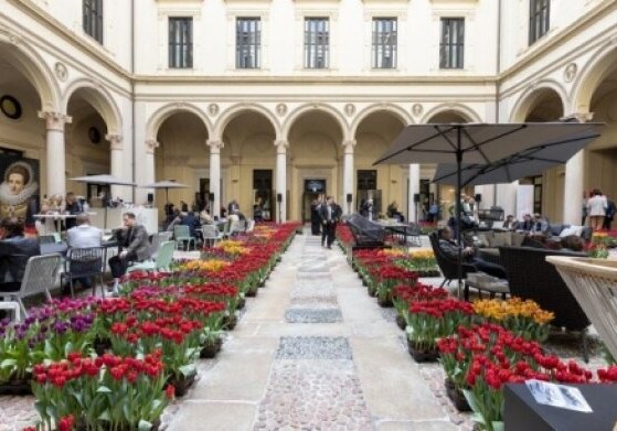 Азербайджан продает свой бизнес-центр в Милане