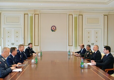 Президент Ильхам Алиев принял главнокомандующего союзническими силами НАТО в Европе