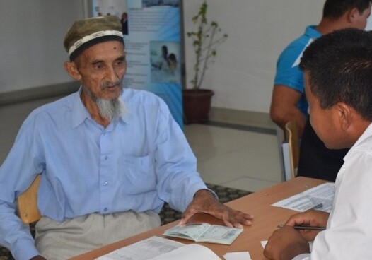 Учиться никогда не поздно: 78-летний пенсионер стал абитуриентом узбекского вуза