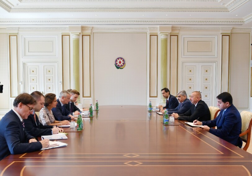 Ильхам Алиев принял делегацию во главе с министром экономики и финансов Франции (Фото-Обновлено) 