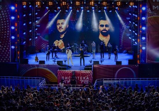 Самые яркие моменты грандиозной open-air дискотеки российского телеканала МУЗ ТВ в Баку (Фото–Видео)