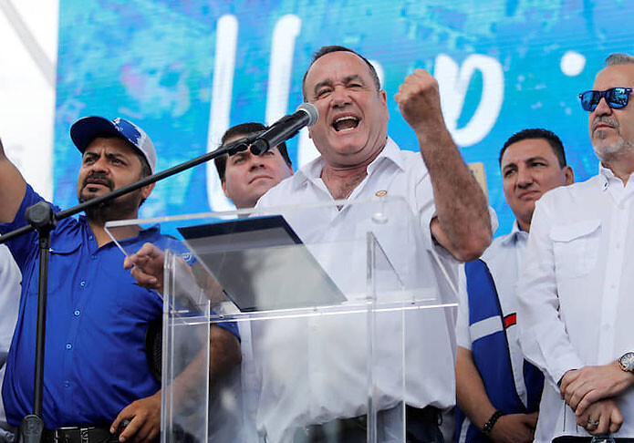 Алехандро Джамматтеи победил на президентских выборах в Гватемале