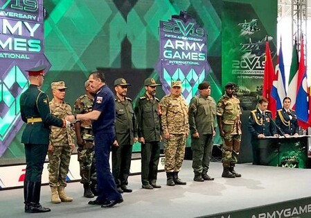 Азербайджанские военные награждены на АрМИ-2019 (Фото)