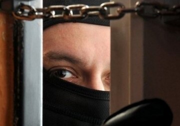 В Абшеронском районе задержаны грабители, на счету которых около 20 квартир